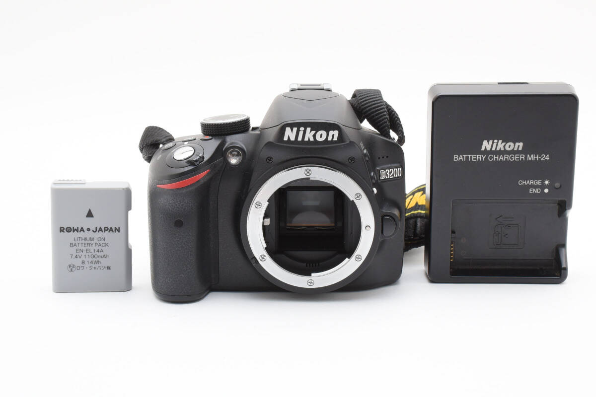 【美品・動作品】Nikon D3200　ボディ　充電器・バッテリー付き