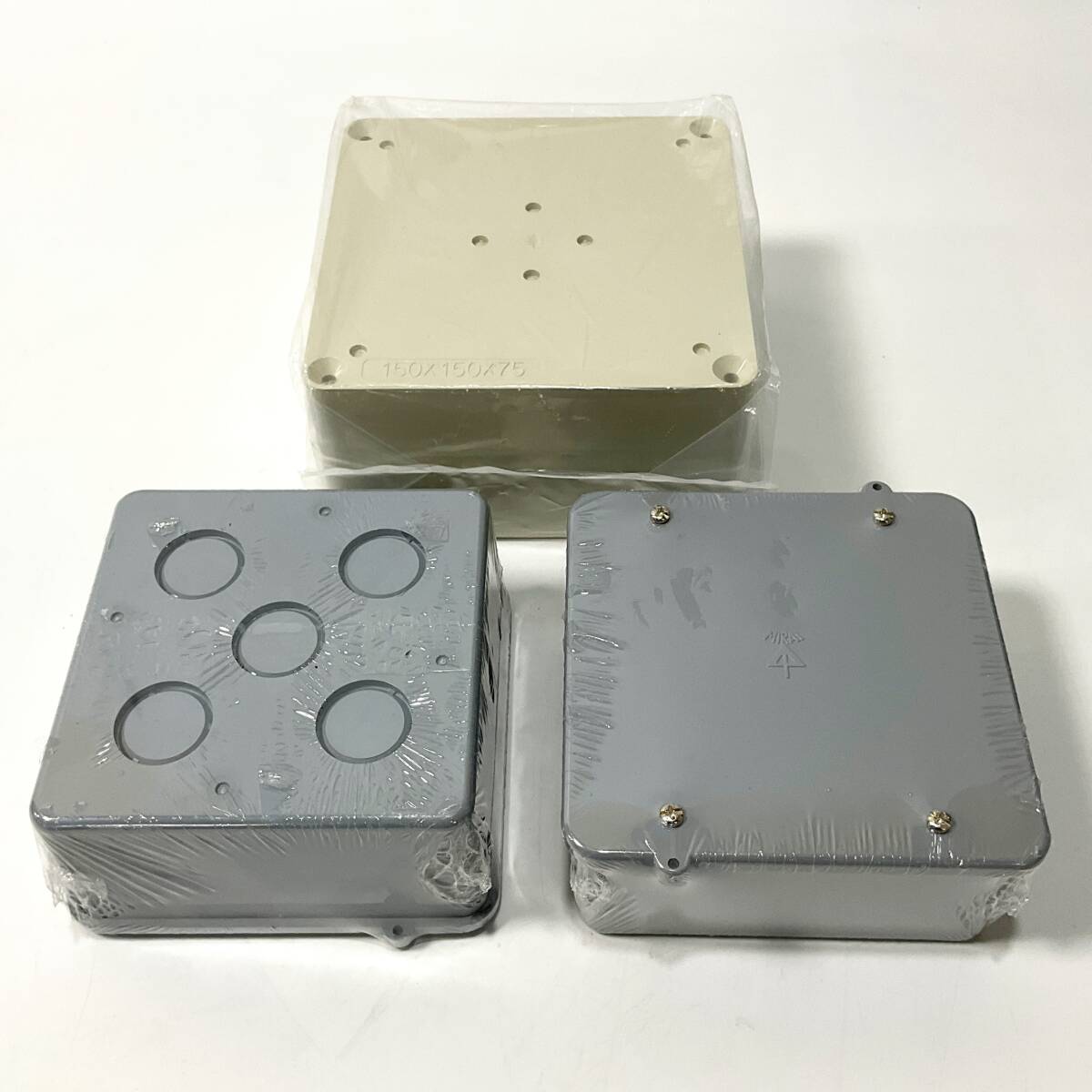 【63581T】未開封新品　未来工業　プールボックス　正方形　ノックなしベージュ1点　ノックありグレー2点　電設資材　電気工事