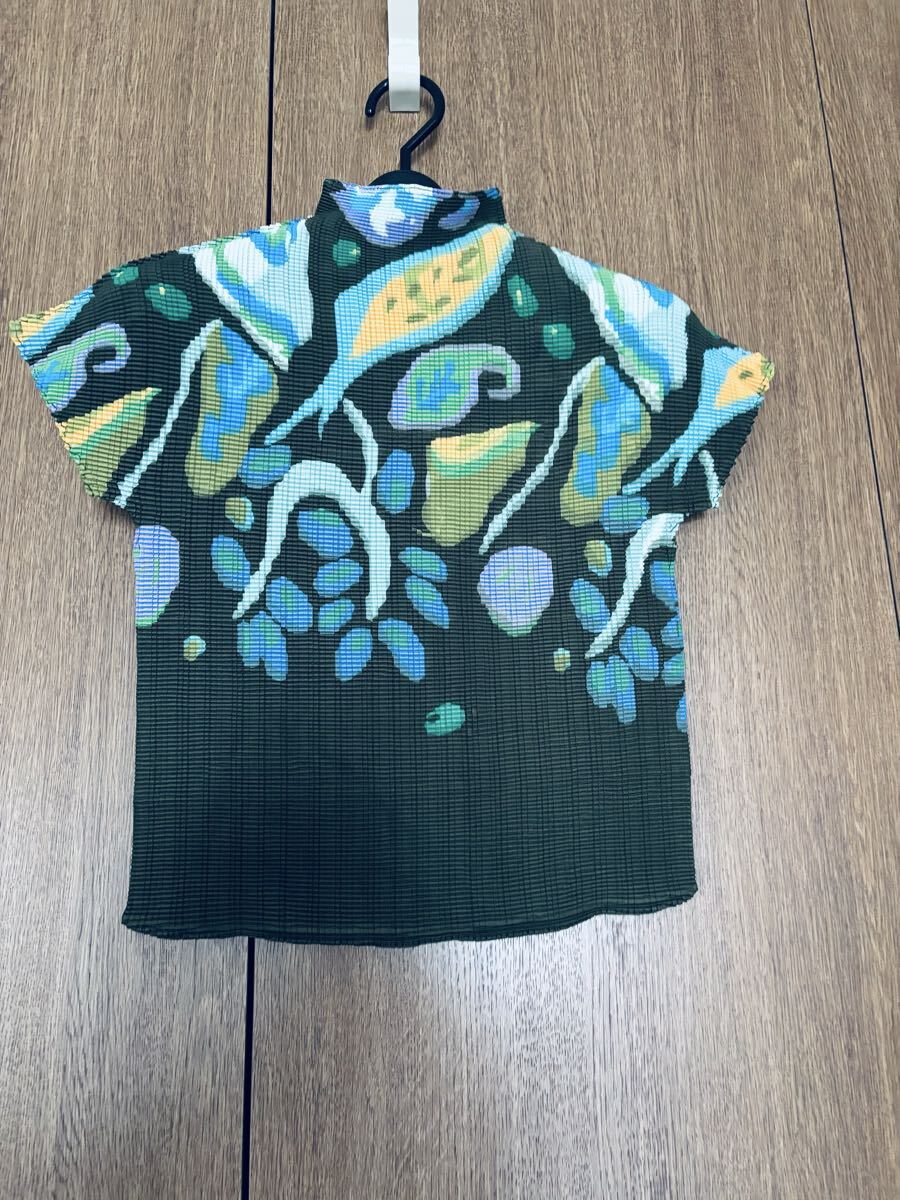 新品 未使用PLEATS 半袖