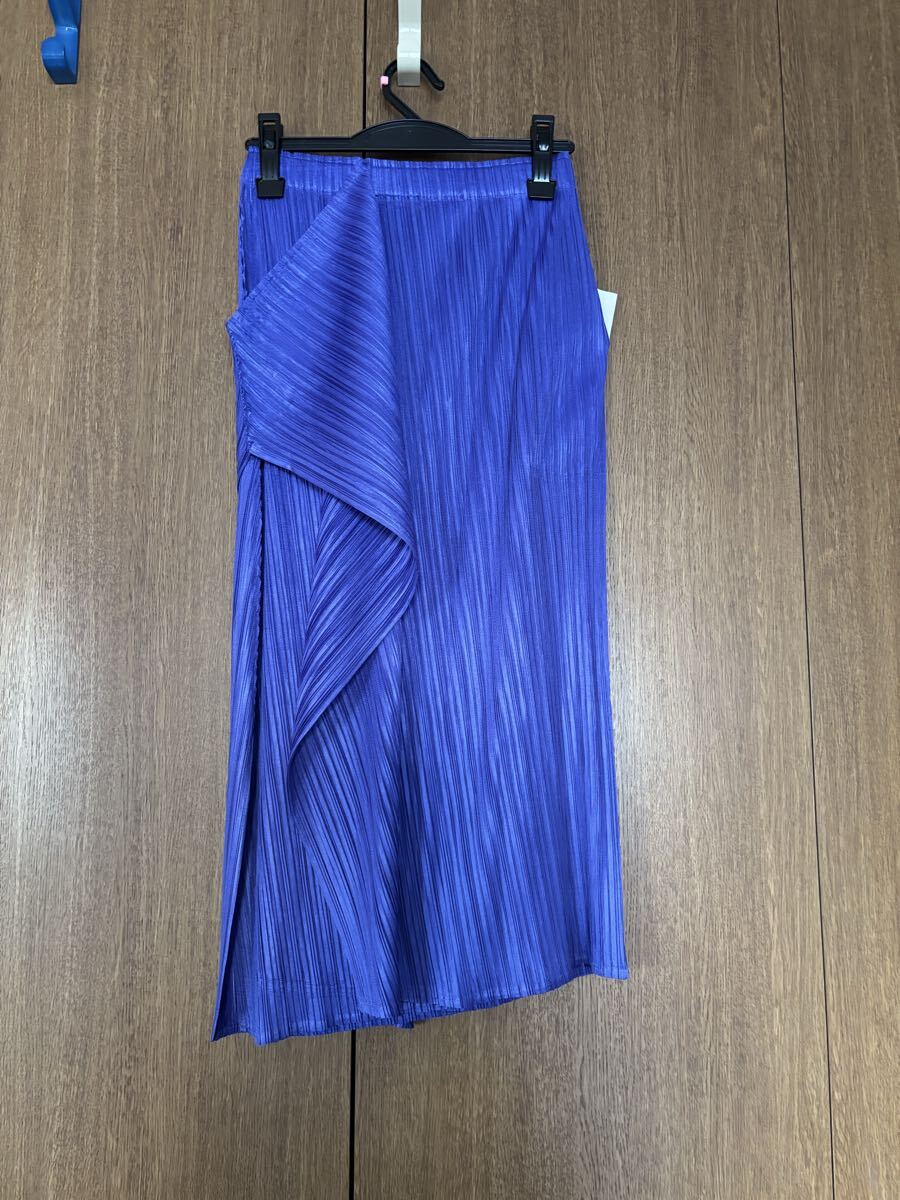 新品 未使用PLEATS プリーツ 紫ロングスカート