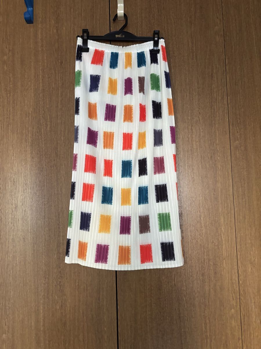 新品 未使用 PLEATS プリーツロングスカート四格柄