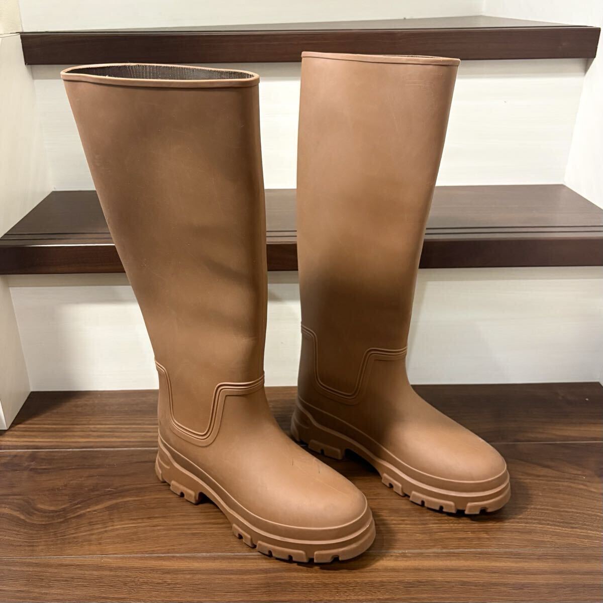 新品 ZARA ラバーブーツ 23.0cm 35 BROWN レディース ザラ ロング ブーツ シューズ 一体成形 長靴 雨靴 レイン 脚長 細見え