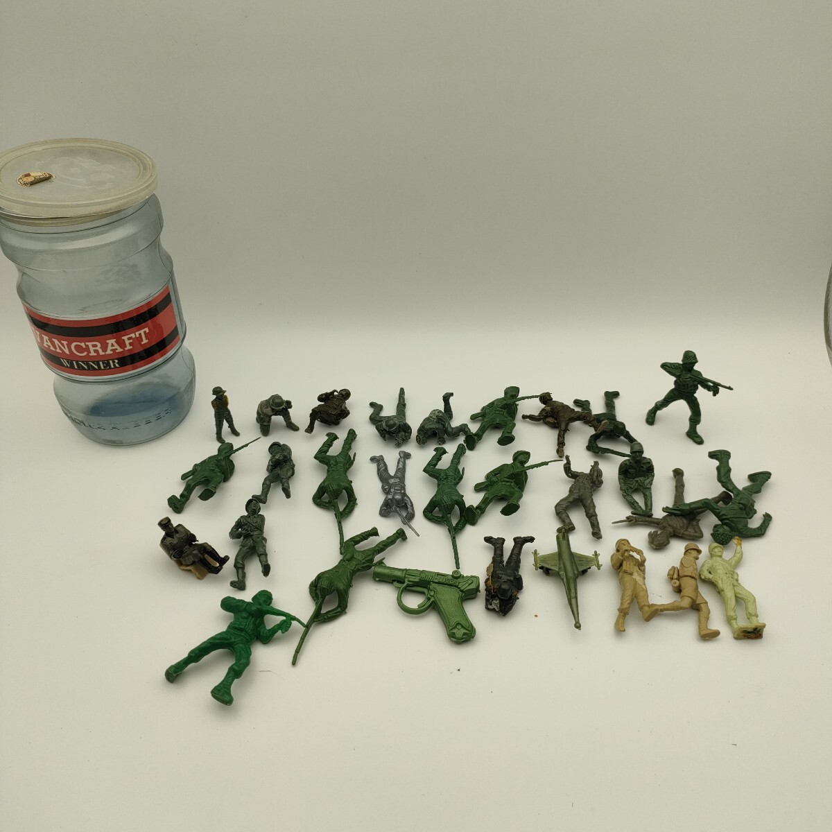 ★ミリタリーフィギュア ★兵士27体★戦闘機一基★銃一丁 セット ジャンク品