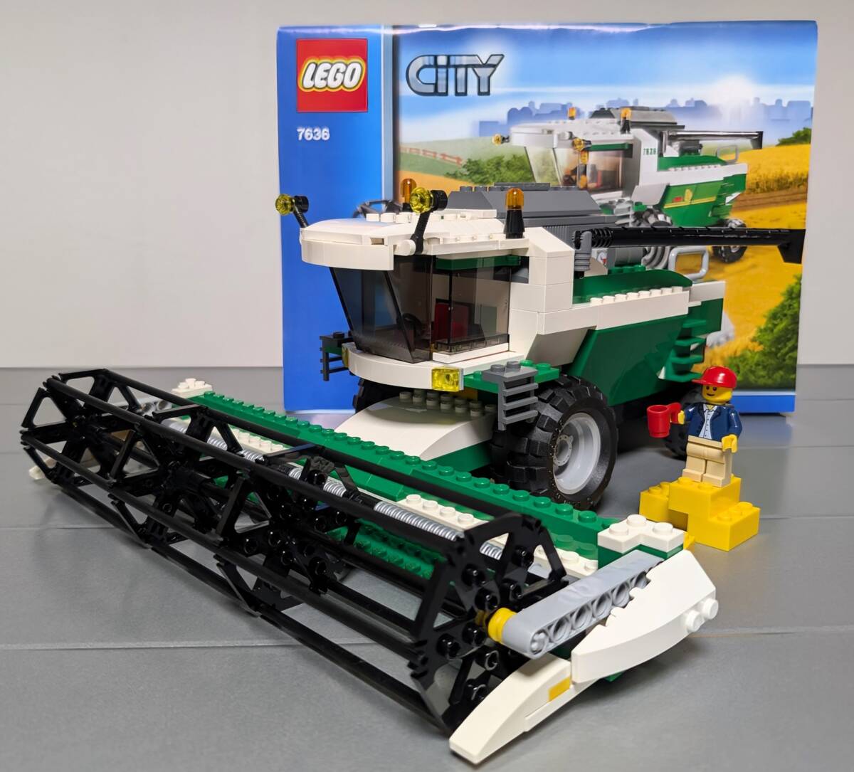 レゴ LEGO 7636 シティ コンバイン・ハーベスター シール未使用 ミニフィグ Combine Harvester 農業機械 複式収穫機 農場 ファーム