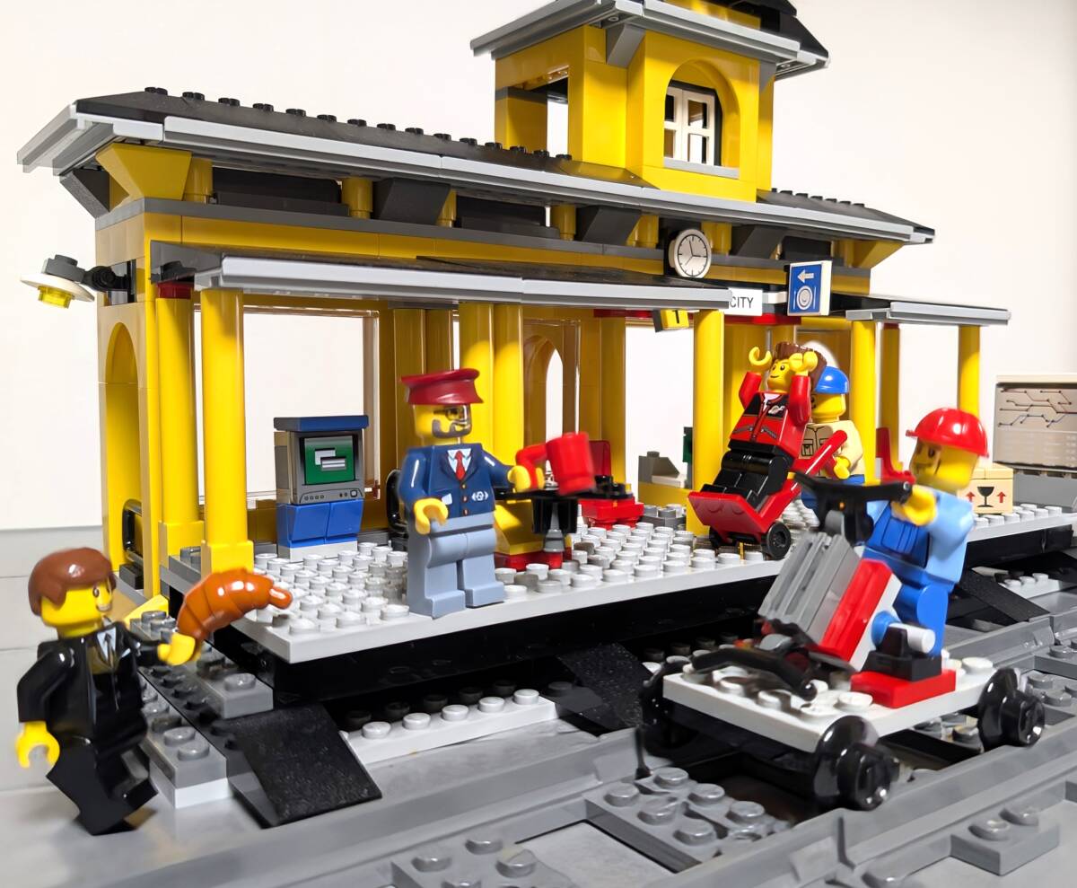 レゴ LEGO 7997 黄色い鉄道駅 駅舎 黄色い駅 トレイン ミニフィグ シティ RC Train