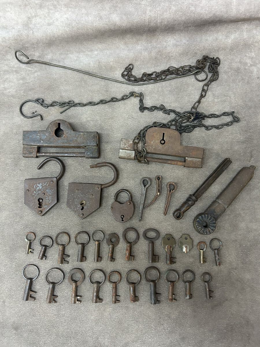 時代物 江戸〜 錠前 南京錠 鍵など まとめ売り 古い アンティーク カギ 古鍵 骨董 コレクション ジャンク品