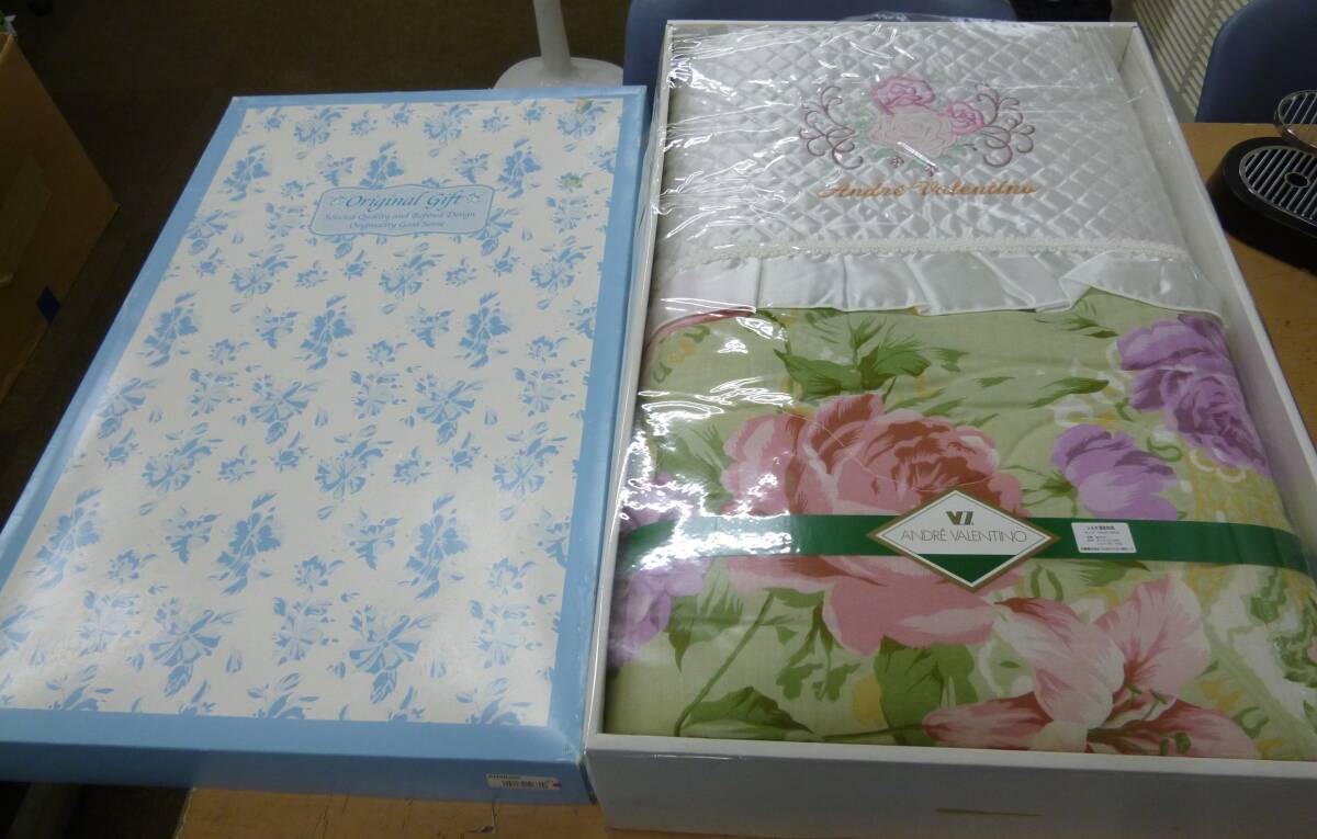未使用 シルク混肌布団 150㎝×200㎝ [K-111] 送料無料(北海道・沖縄・離島・佐川急便中継料金がかかる地域は除く