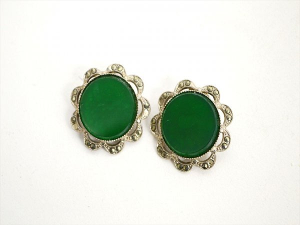 KM693●中古品●西ドイツ製　ヴィンテージイヤリング 両耳　天然石グリーンカラー　W.GERMANY ビンテージアクセサリー