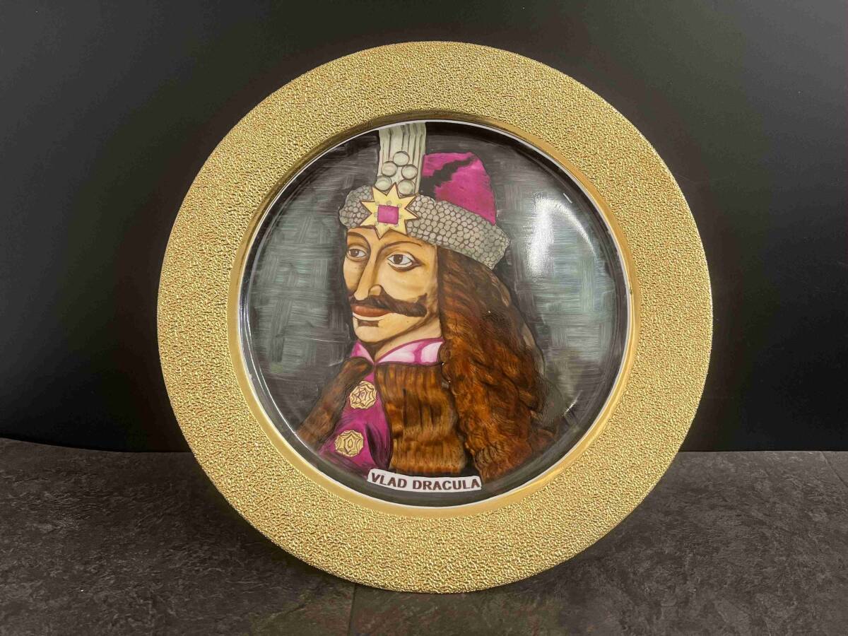 CT11094　Debelly　Fine　Porcelaine　UrsauLiliano　皿　飾り　VLAD　DRACULA　