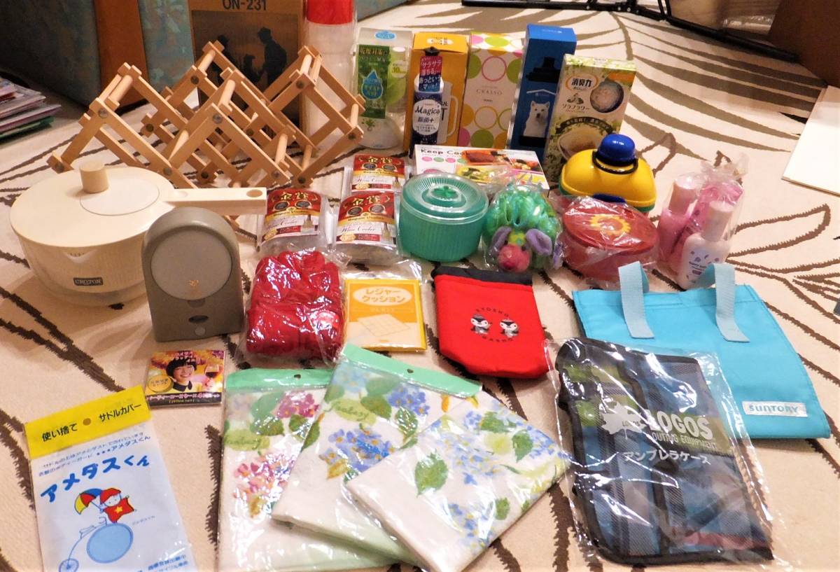 34点 キャンプ用品 弁当箱 水筒 シリコン スチーマー KeepCook ボトル ジャグ LOGOS 傘ケース ワインラック 消臭力 Magica アロマ 加湿器