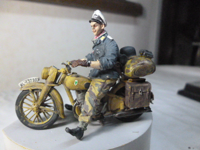 1／３５　ヘルマン・ゲーリグ師団将校レジン＆バイク完成品