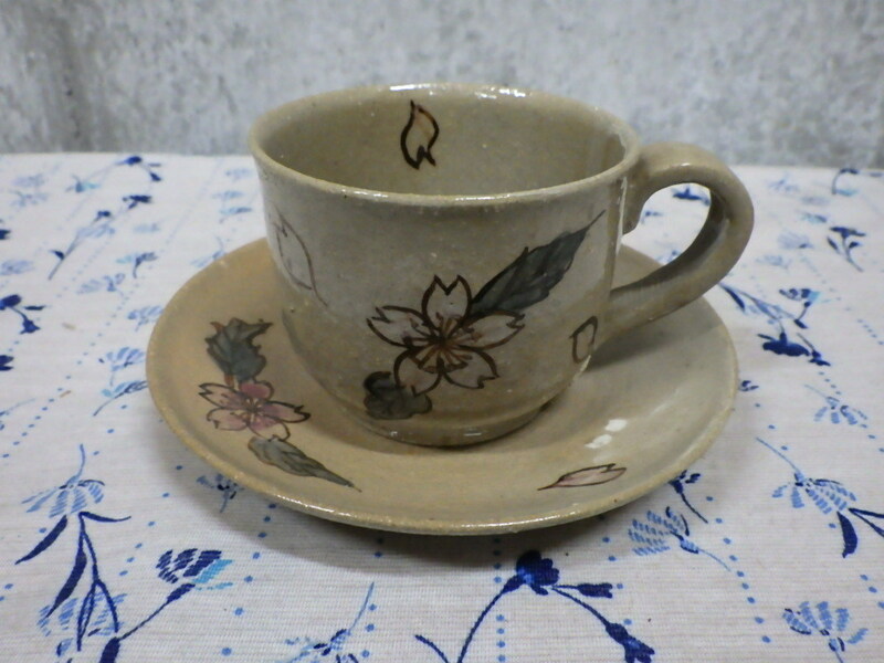 OZ64660☆民芸陶器：コーヒーカップ☆桜☆茶色☆陶器♪