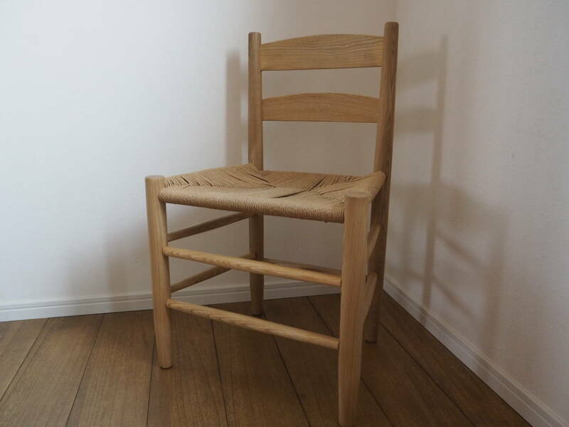 北海道家具工房　家具紡木　ランパイヤージュ（編み込み）の椅子