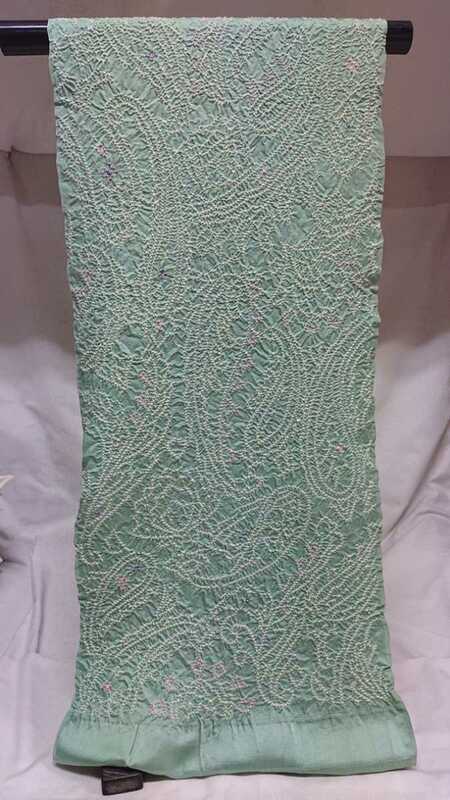 絞りの小紋 4 正絹 エメラルドグリーン系 小紋 ネクタイ のれん タペストリー コースター リメイク はぎれ 絞り 裁縫 手芸等 送料無料