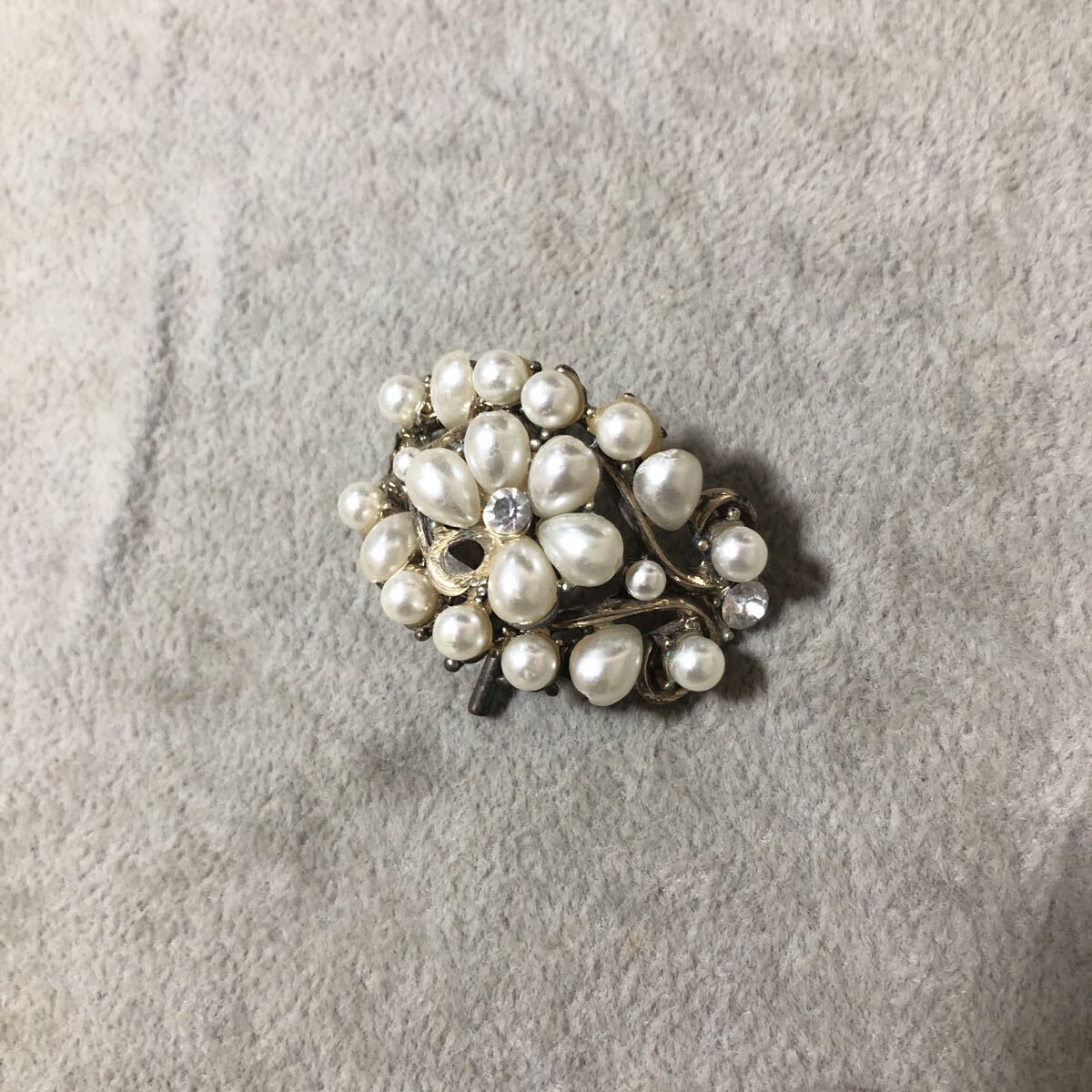 ブローチ アクセサリー　フェイク　パール　ピン　ジャンク　ヴィンテージ　60サイズ