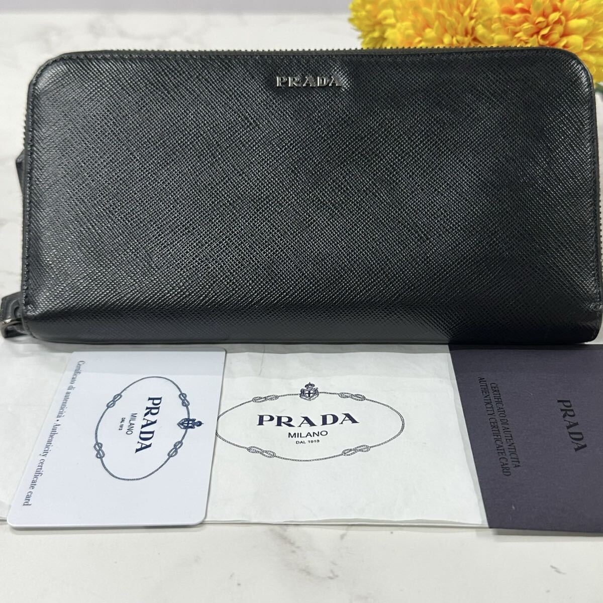 現行　プラダ　PRADA 財布　長財布　サフィアーノ　ラウンドファスナー　メンズ