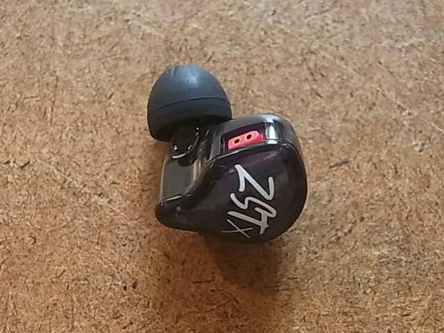 KZ-ZSTX イヤホン 1BA+1DD ハイブリッド イヤモニ 右側　送料230円　未使用品