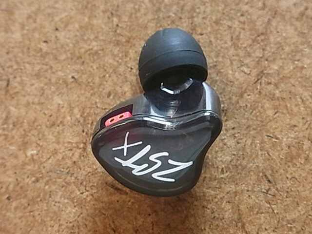 KZ-ZSTX イヤホン 1BA+1DD ハイブリッド イヤモニ 左側　送料230円　未使用品