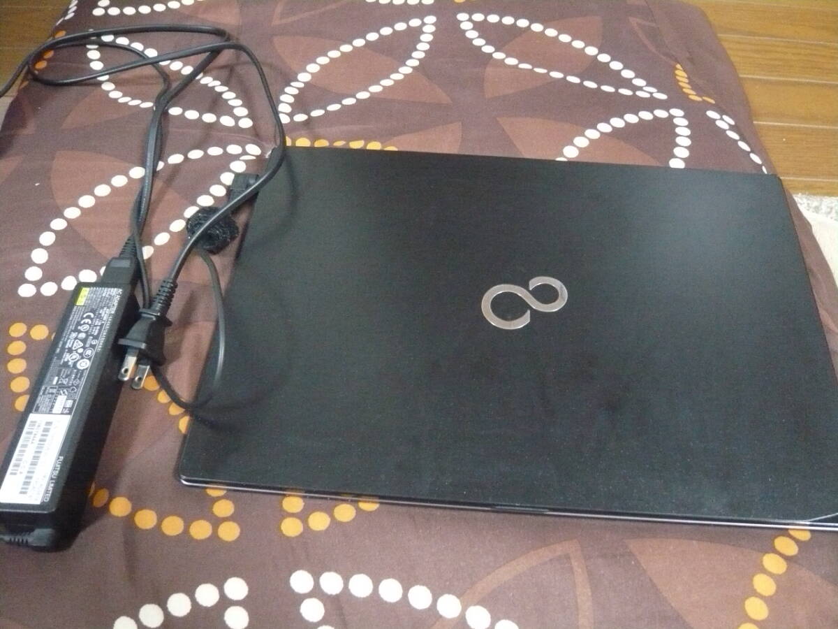 FMV　UH90L インテルCore i5 外観美品