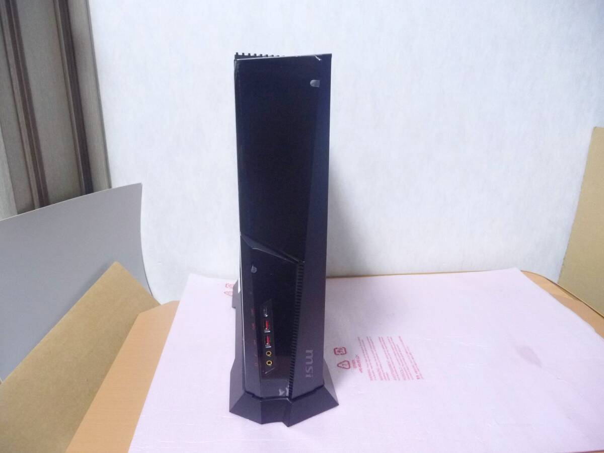 ★展示極上品 MSI ゲーミングデスクトップ Trident AS 14NUE7-680JP [Core i7-14700F/RTX 4070 SUPER/メモリ 16GB/SSD 1TB] 2年保証付 1台