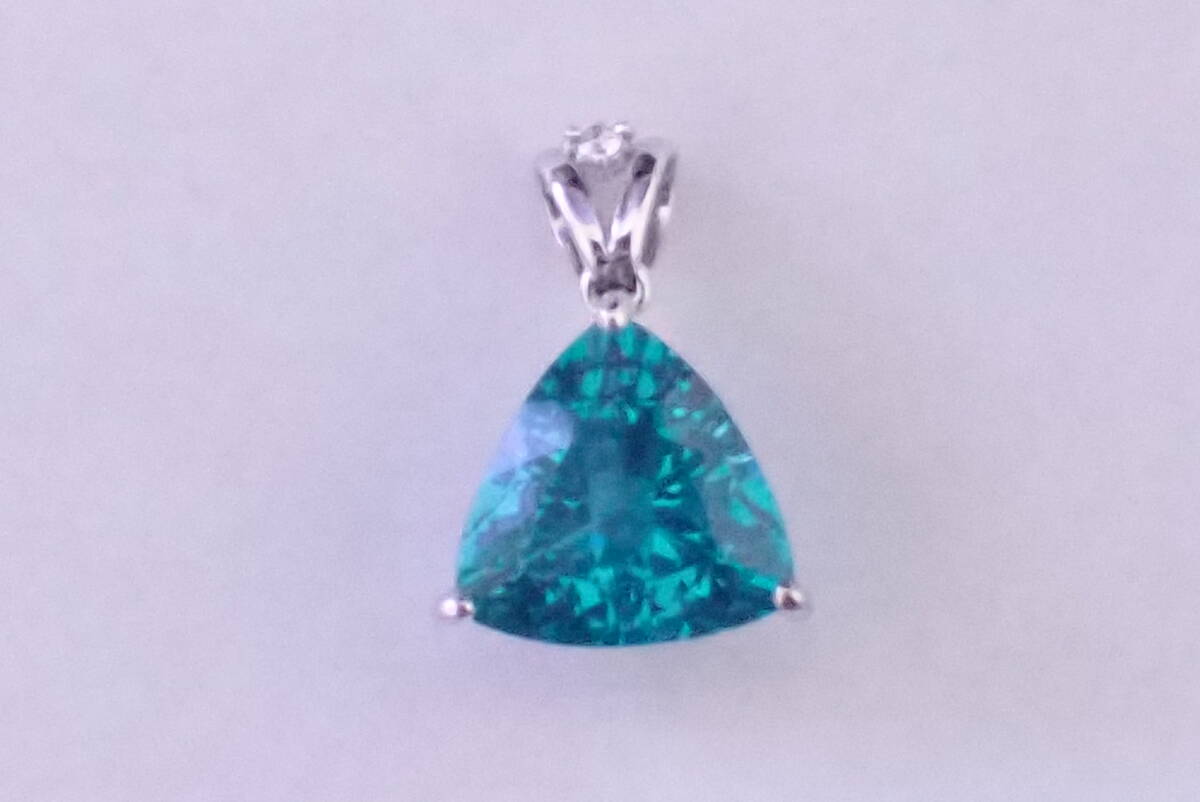 アパタイト　3.98ct　ペンダントトップ　ダイヤ0.013ct
