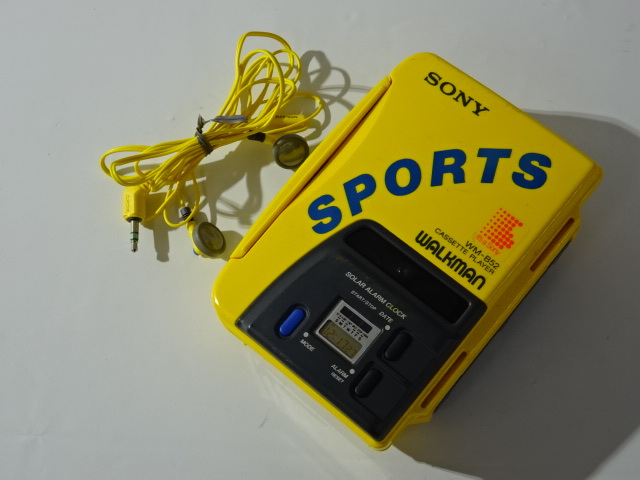 AM-25-0941 ● 希少☆ SONY ソニー WALKMAN SPORTS WM-B52 動画あり☆ カセット ウォークマン レトロ 