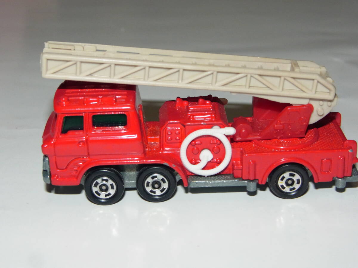 トミカ　29　HINO　FIRE　ENGINE　JAPAN