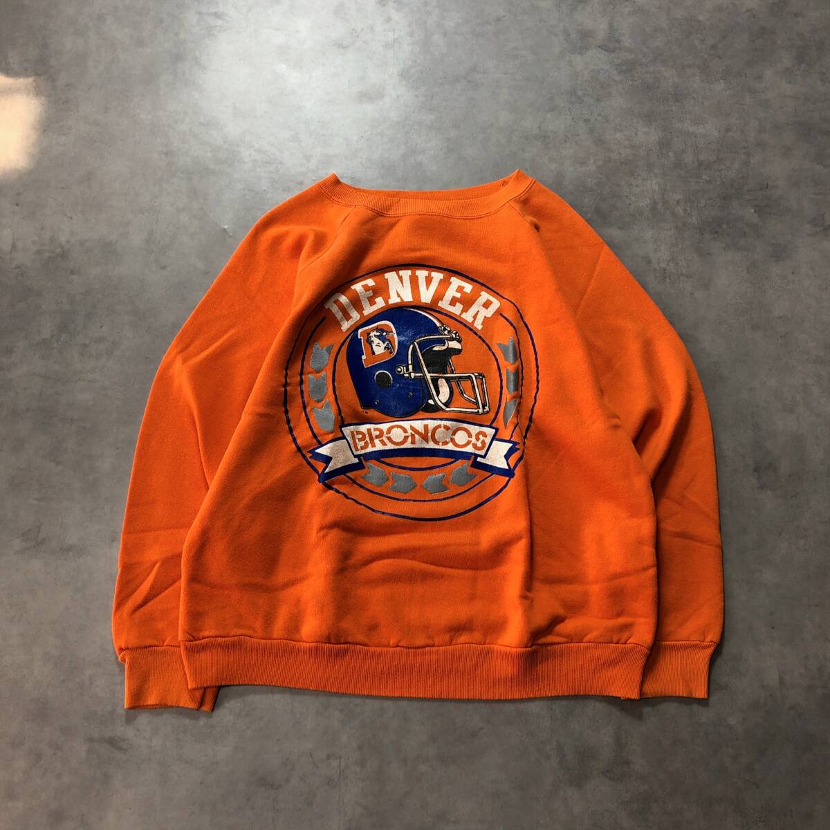 WQ736●Champion : 80's USA製 トリコタグ DENVER BRONCOS ラグランスウェット◇XL◇オレンジ 