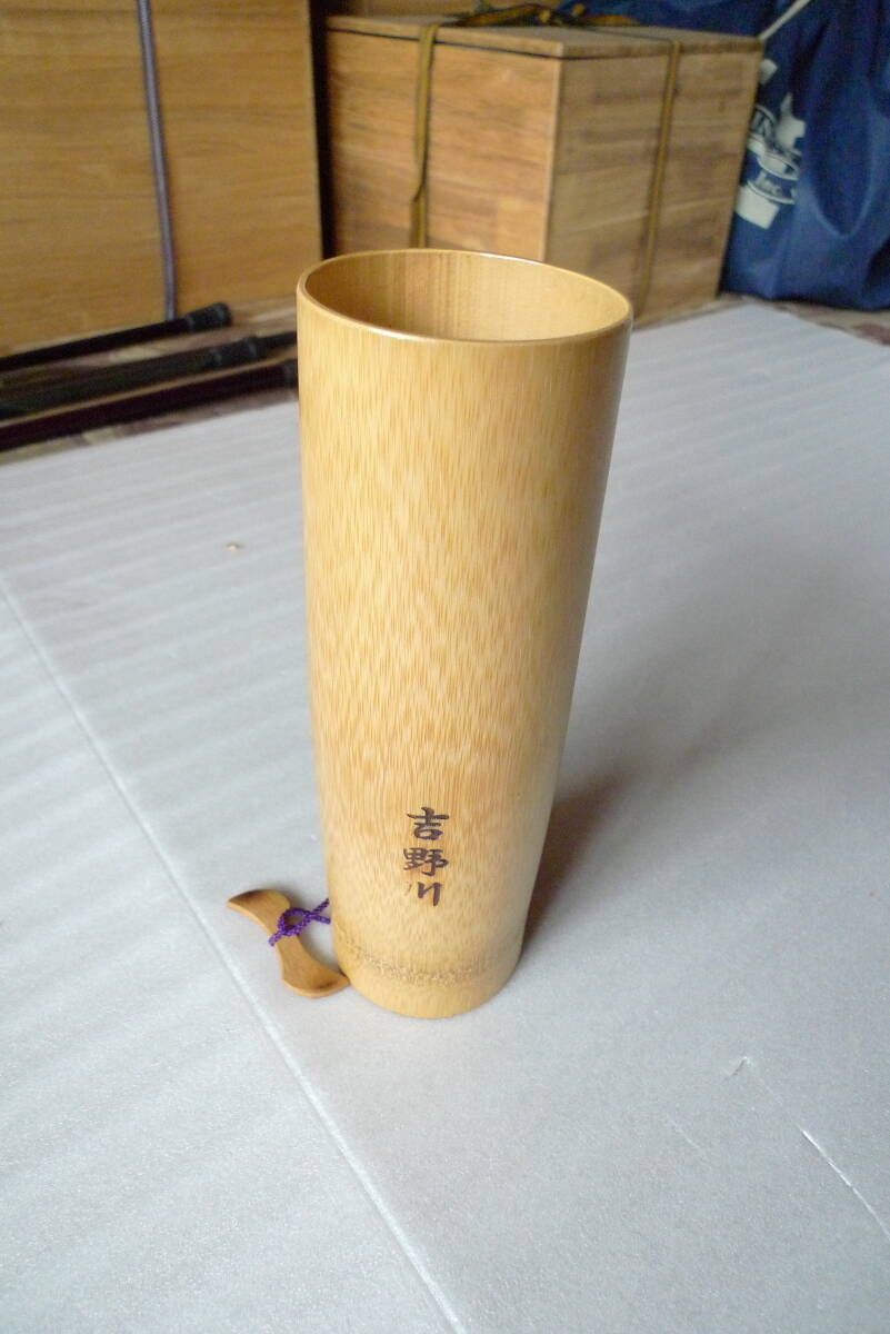 通い筒　華道　花入れ　「吉野川」　本来は鮎オトリ移動用　竹製　軽量　美しい仕上がり　新品未使用
