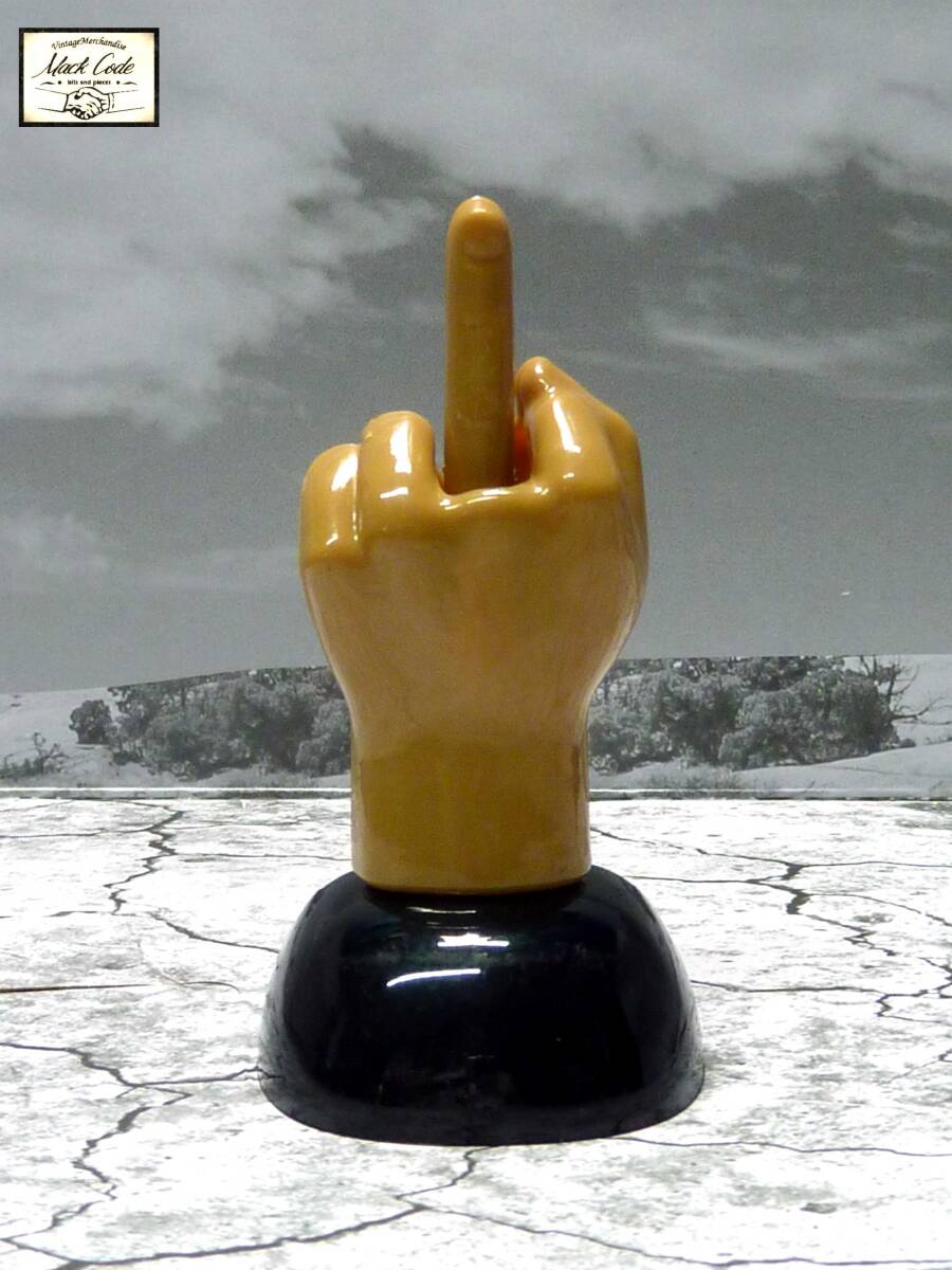 【y5546-J】送料290円～◆FUCK MIDDLE FINGER　ゆらゆらソーラー◆検索USDMJDMトラックデコトラfunnyアメリカン雑貨tattoohotrodムーン