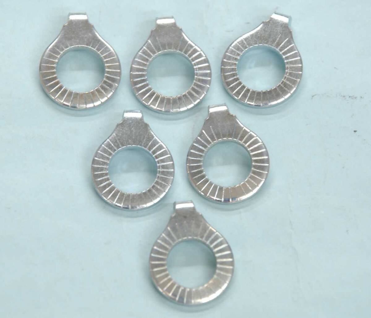 Q型脱輪防止金具 未使用 6個セット シルバー リペアパーツ