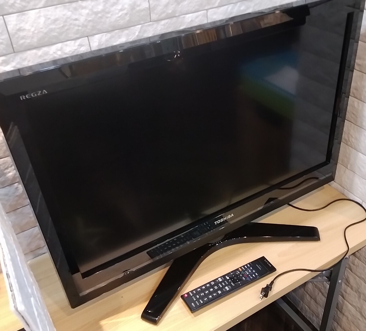 9【15439】テレビ　TOSHIBA 32RI 液晶テレビ　32型　REGZA　2010年製