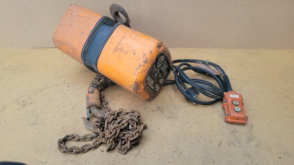 日立 電動チェーンブロック 電動ウインチ チェーンホイスト 500kg 1/2F2 動作未確認 ジャンク 電動工具