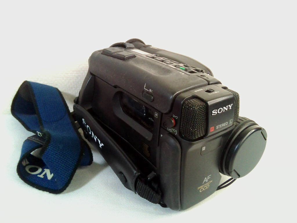 SONY Handycam CCD-TR705 ビデオカメラ Video Hi8 ★動作未確認 ジャンク