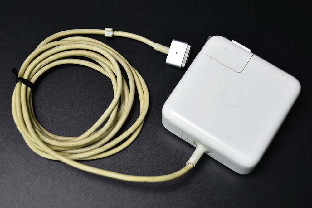 国内発送 ジャンク MagSafe2 45W A1436　MacBook ACアダプタ 充電器 2-0526-1