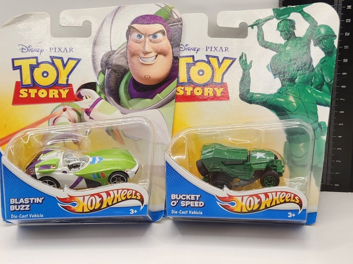 Disneyトイ・ストーリー×ホットウィールHot Wheels ミニカー バズ＆グリーンアーミーメン[25I6検PIXARピクサーTOYSTORY CharacterCar Buzz