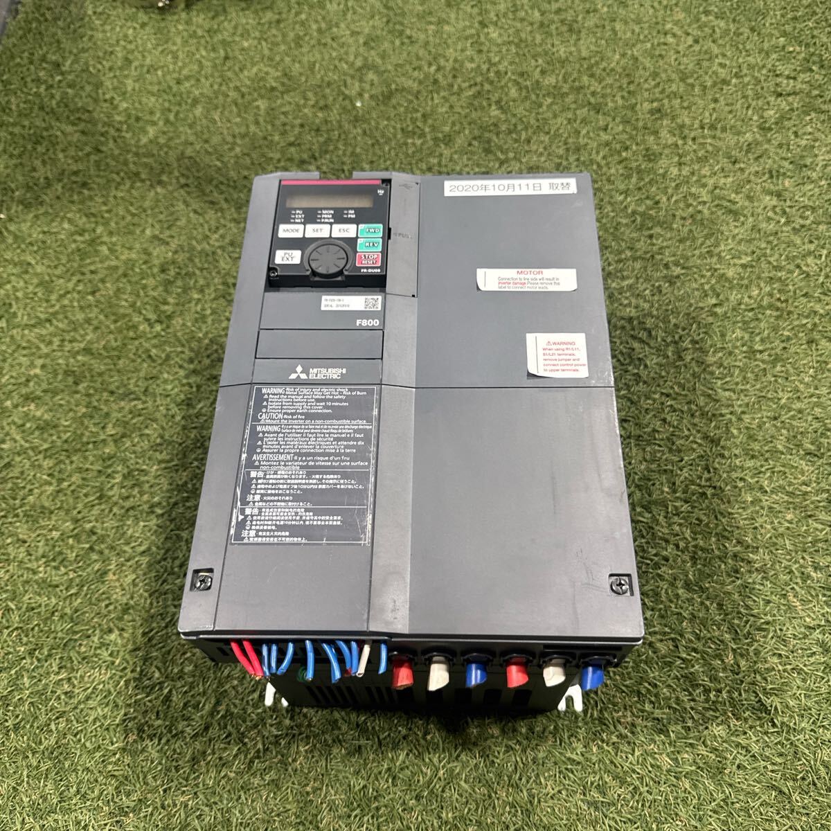 5Y185 三菱電機 インバータ FR-F820-15K-1 動作保証　