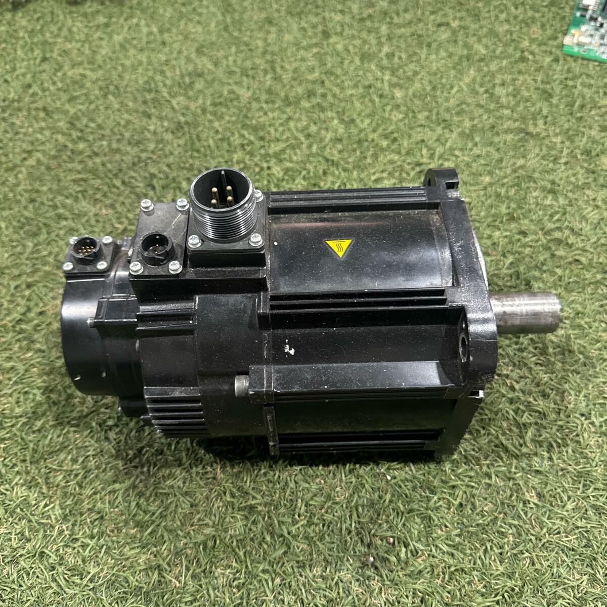 5Y232 キーエンスサーボモーター SV2-B200AK 動作保証　