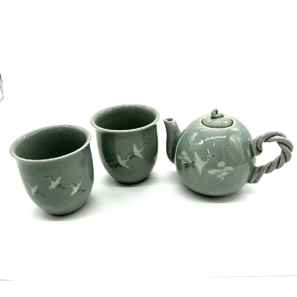 韓国青磁 急須×1 湯呑み×2 計3点セット 茶道具 貫入 陶器 湯飲み ゆのみ 鶴 小型急須 在銘 食器 茶器 グリーン 【道楽札幌】
