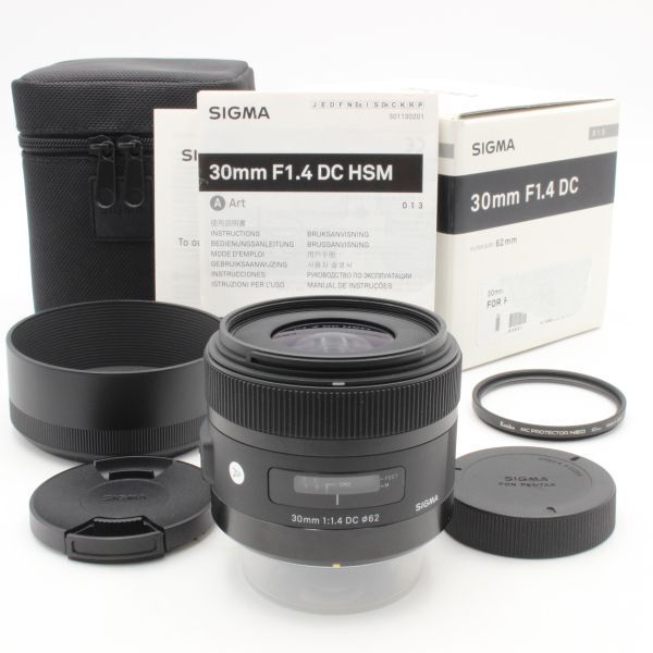 【美品】 SIGMA シグマ 30mm f1.4 DC HSM Art ペンタックス用Kマウント フィルター 元箱 付属品 付き 84007