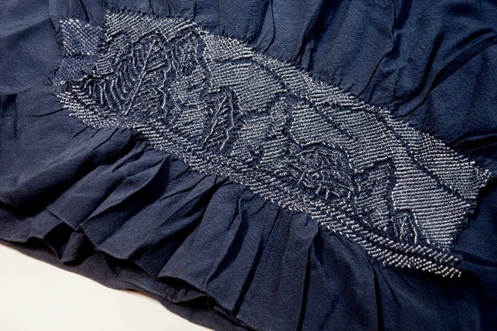 弐10911 本絹丹後縮緬兵児帯紺 К4m×67cm 灰紺里山絞り 美品 角帯が締められない方にも