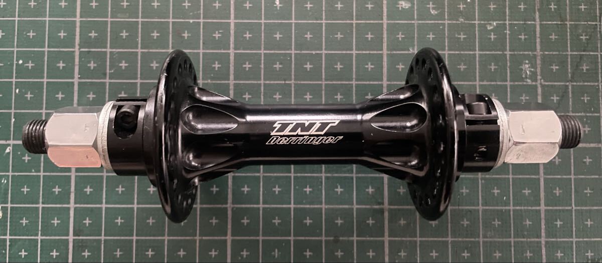 未使用 TNT USA Derringer BMX 36H Low Flange Front Hub 100mmOLD 3/8”-26T Axle Sealed Bearing 箱、説明書無し