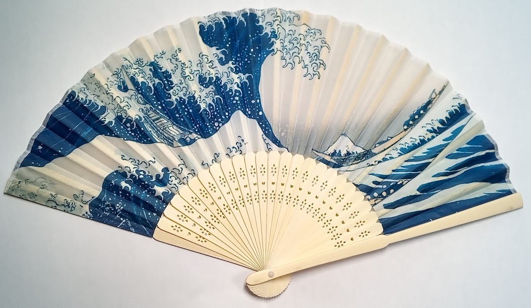 ★すぐ発送します!【★高級品! 富嶽三十六景 扇子 布タイプ 21㎝ 天然竹使用】神奈川沖浪裏 浮世絵 葛飾北斎 海 富士山 波 和 夏 せんす