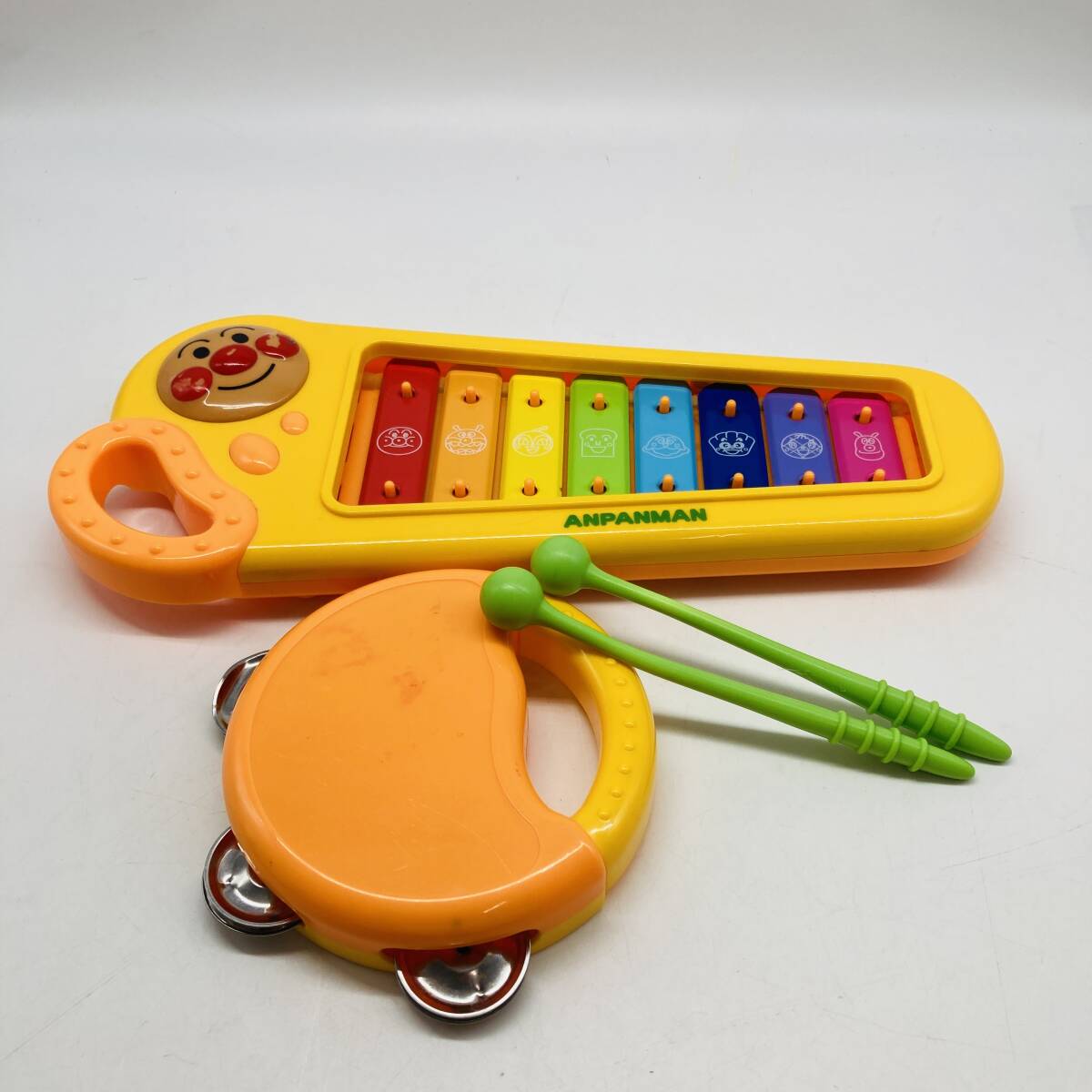 【6087】アンパンマン うちの子天才 鉄琴 タンバリン 2点 まとめ 中古 PINOCCHIO 現状品 玩具 楽器