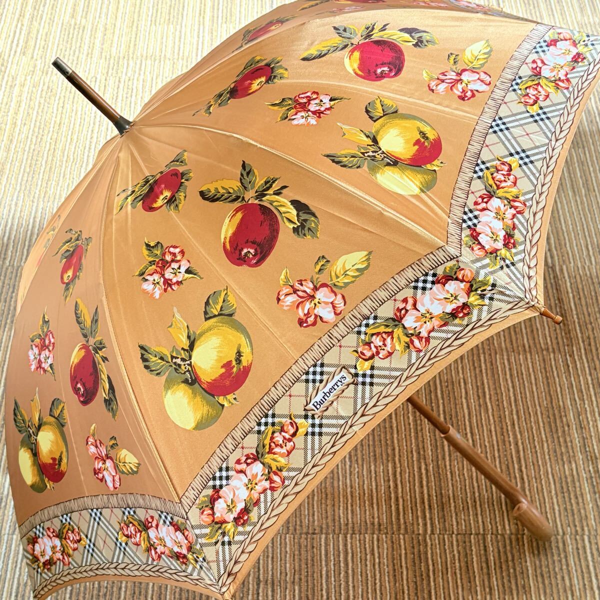 Burberrys BURBERRY バーバリー　フルーツ花柄 長傘　晴雨兼用　ノバチェック　抗菌加工　オーロラ強力防水加工　希少　廃盤