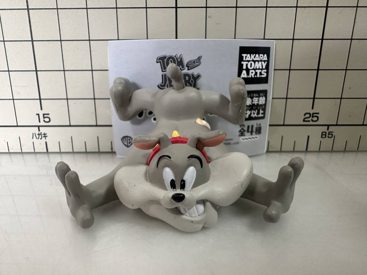 トムとジェリー　すってんころりんフィギュア スパイク　ブルドッグ　フィギュア　ガチャ