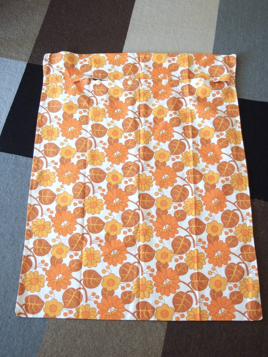 スイス製 ヴィンテージ＆レトロ ピロケース/枕カバー/ファブリック/ハギレ/生地/布地 (おちついたオレンジ系の花柄プリント)