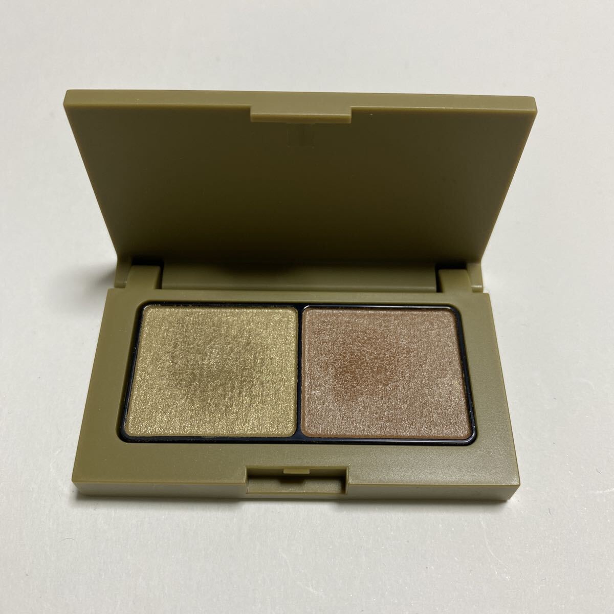 エテュセ アイエディション カラーパレット　10 アイシャドウ