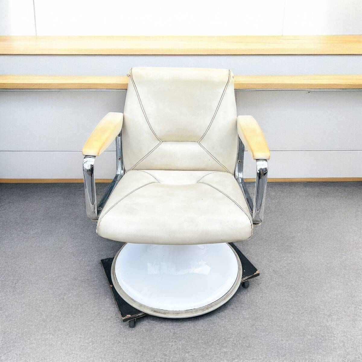 タカラベルモンテ？ 美容室 椅子 アンティーク バーバーチェア サロン レトロ イス 高さ調節 希少 中古 現状品 引取歓迎 家財便Cランク