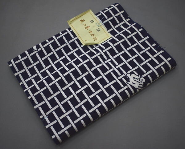 A15-7【凛々】即決 新古品 本染 相撲 ゆかた反物 紺 格子 鳴戸 未仕立て品